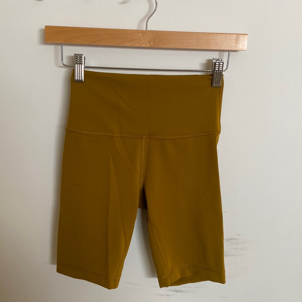 Size 4 lululemon everlux biker shorts
